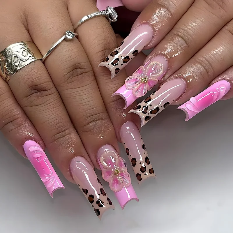 Künstlerisches Stiletto-Press-On-Nagelset mit Blumen- und Tiermustern Karnz
