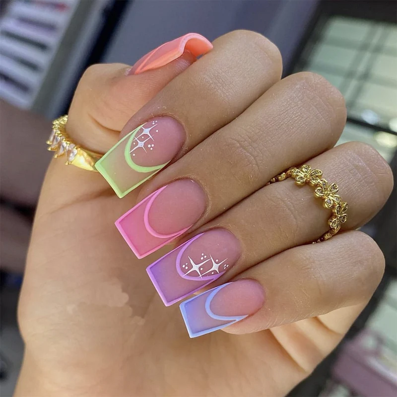 Künstlerische französische Stil Nagelspitzen Karnz