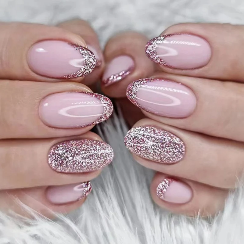 Glitzernde French Tip Nagelverlängerungen Karnz