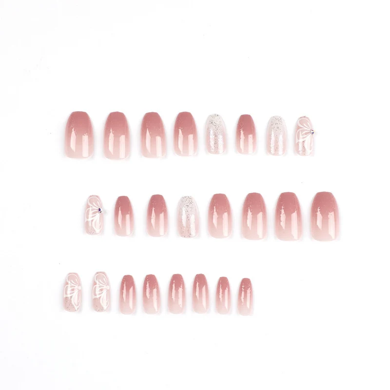 Elegante Ombre Press-On-Nagelerweiterungen mit dekorativen Akzenten Karnz