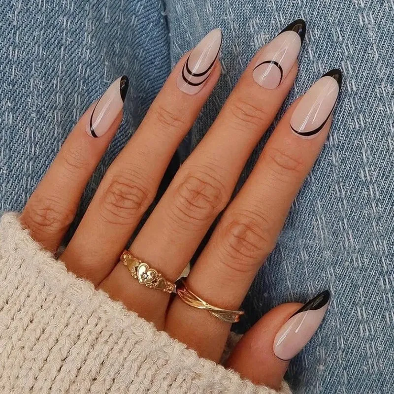 Künstlerisches Abstract-Nageldesign Karnz
