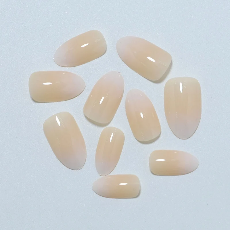 Natürliche Ombre Press-On Nagelspitzen Karnz