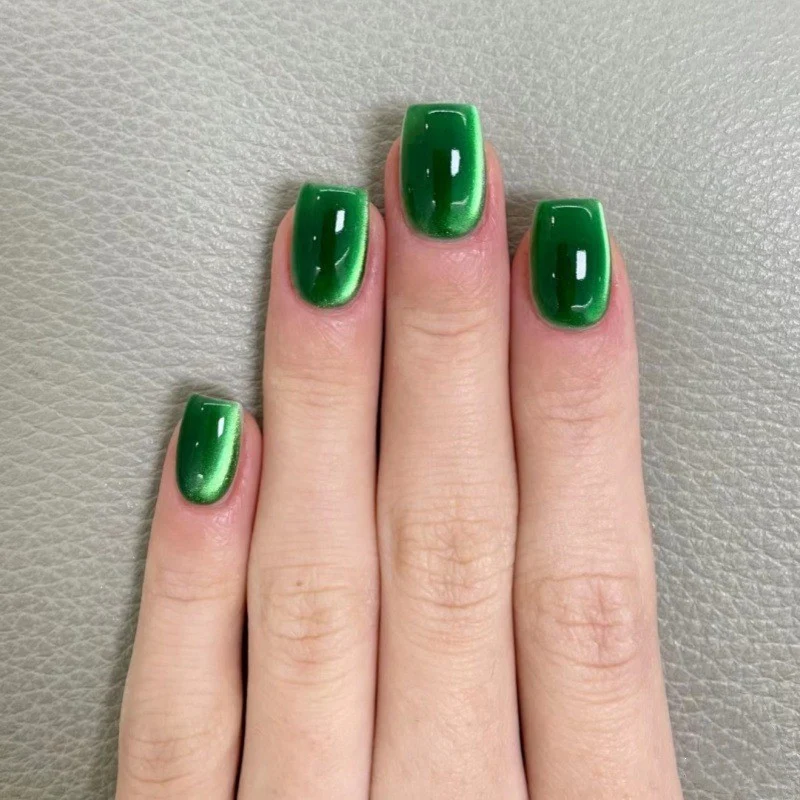 Glänzende Smaragd Press-On Nagelkunst Karnz