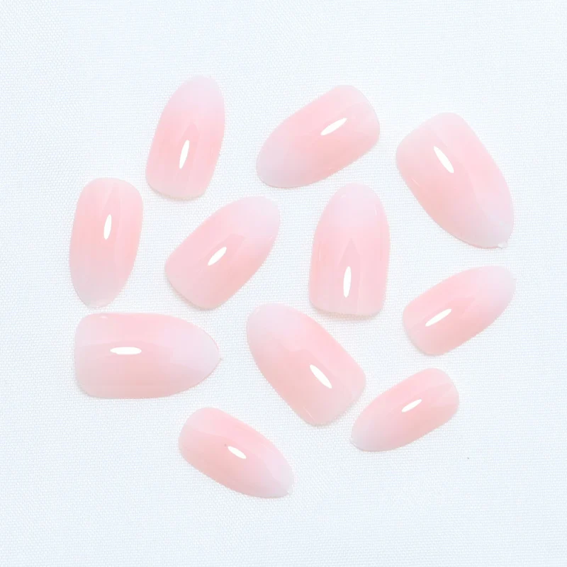 Elegante Glänzende Press-On Nagelspitzen Karnz