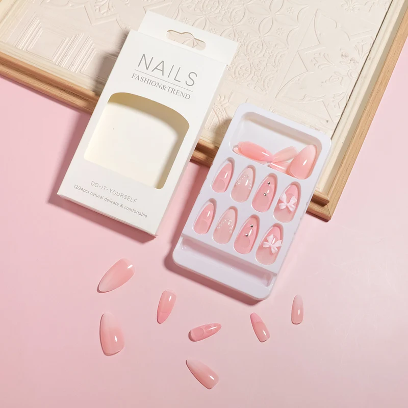 DIY natürliche aussehende Press-On Nägel Karnz