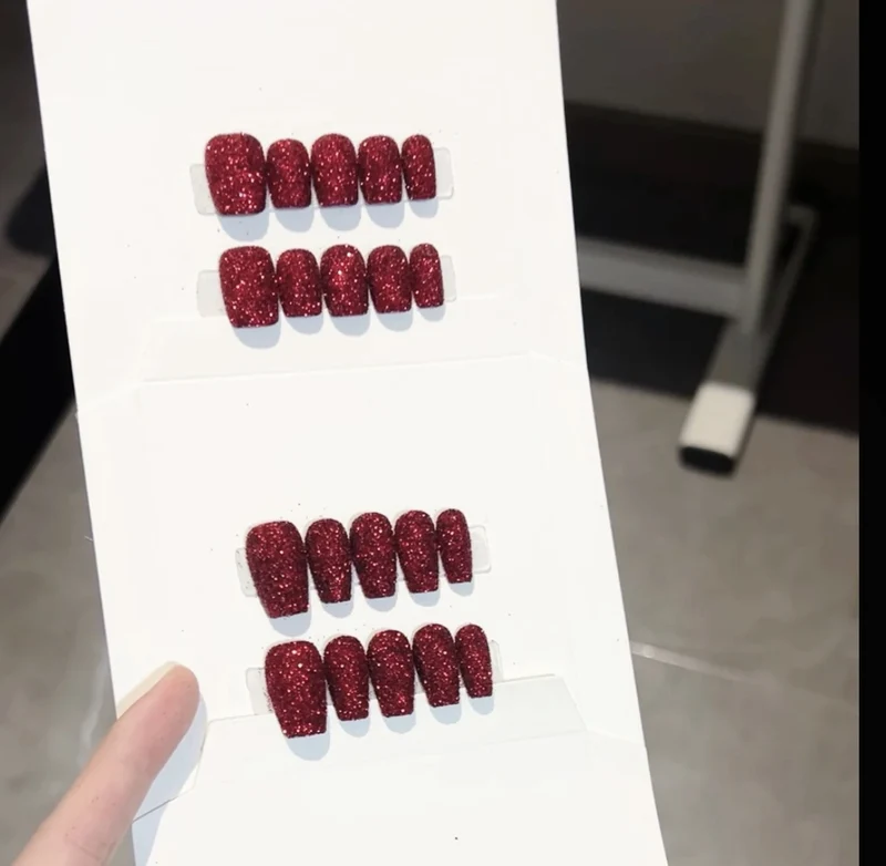 Glitzer Nagelspitzen Karnz