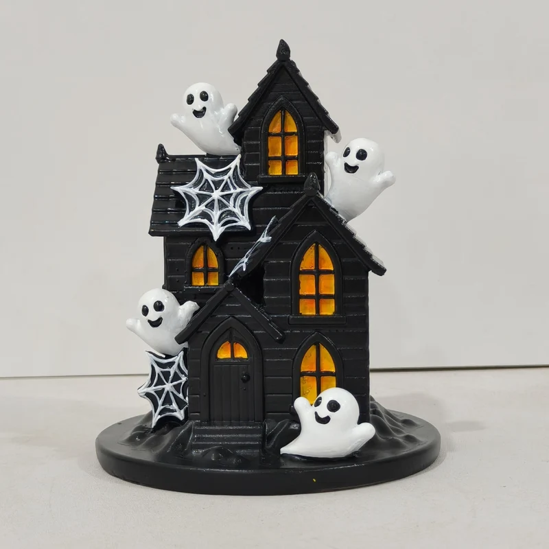 Halloween Dekohaus mit gruseligen Geistern Karnz