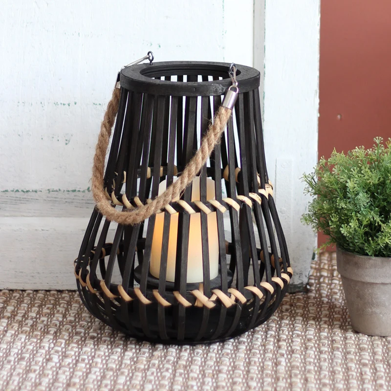 Handgefertigte Laterne aus Holz und Geflecht Karnz
