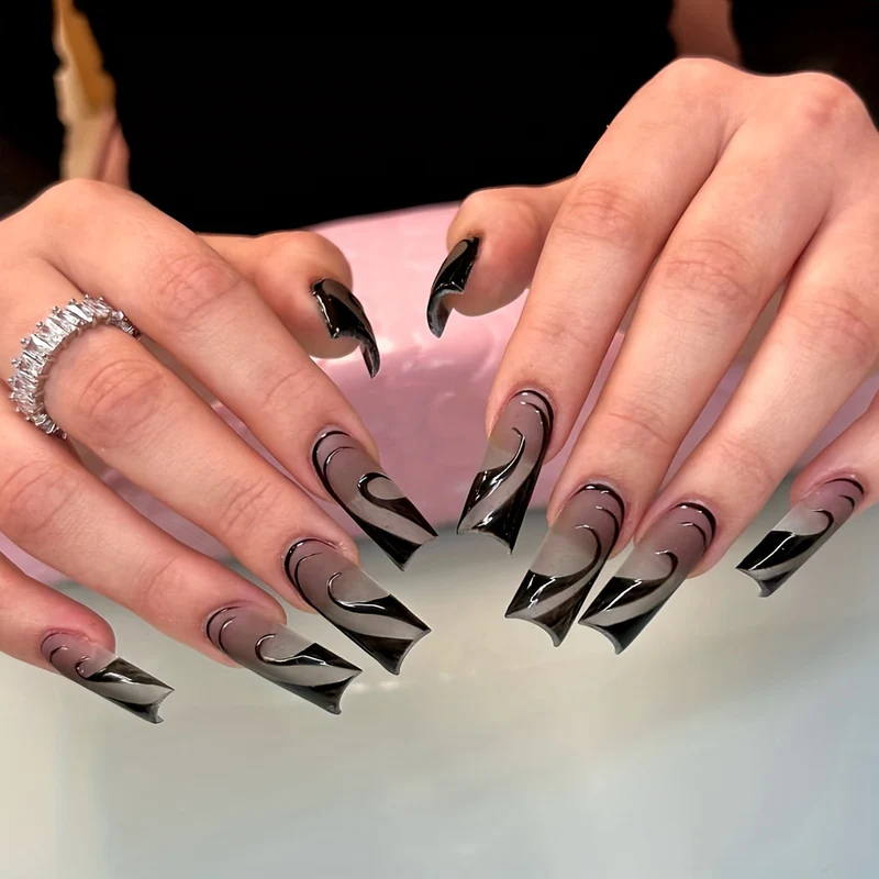 Stylische Abstract 3D Nagelkunst Verlängerungen Karnz