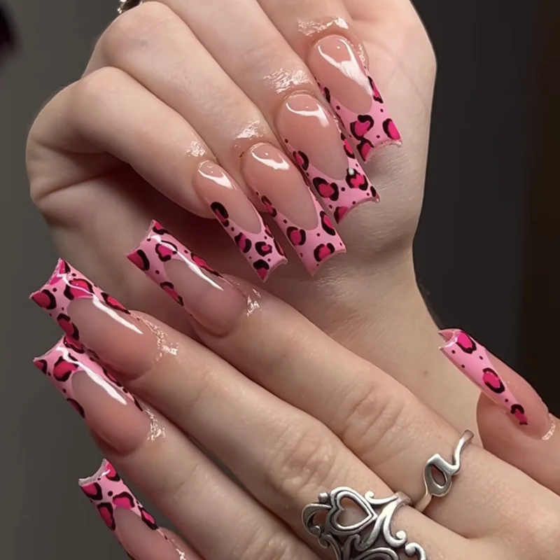 Glamouröse Nagelverlängerungen Karnz