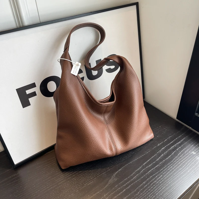 Texturierte Leder Hobo-Tasche Karnz