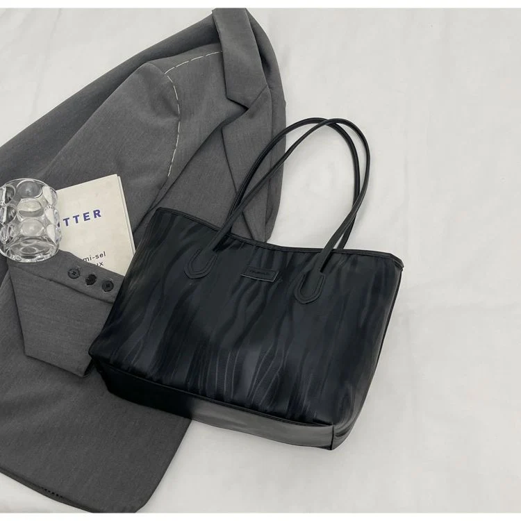 Texturiertes großes Tote Bag Karnz