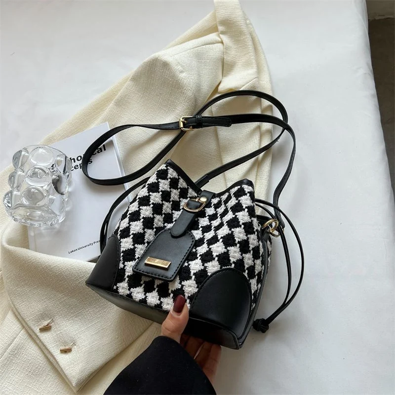 Stylische Strick-Bucket-Bag Karnz