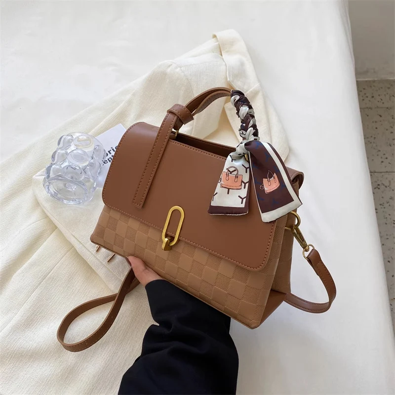 Strukturierte Tote-Handtasche Karnz