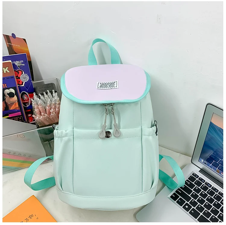 Stylischer Reise-Rucksack mit mehreren Taschen Karnz