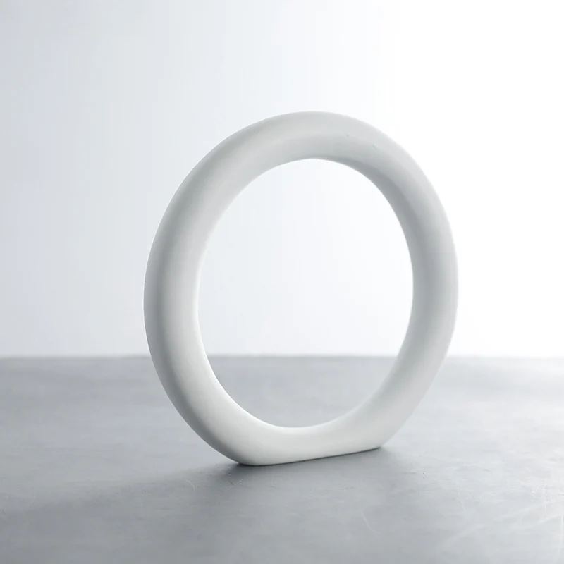 Moderne Minimalistische Dekorative Ring Skulptur