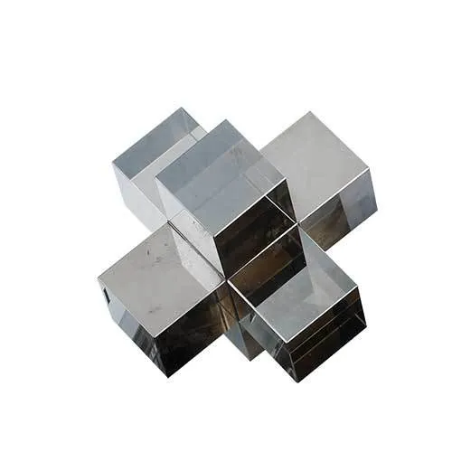 Geometrisches dekoratives skulpturales Mittelstück