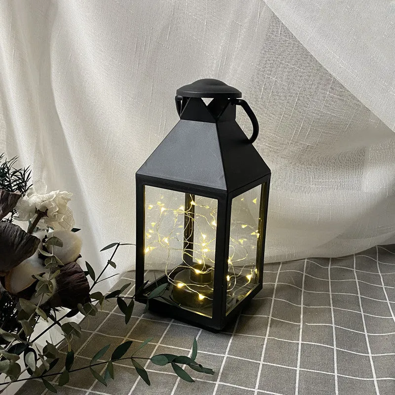 Dekorative Metall- und Glaslaterne mit warmen LED-Feenlichtern Karnz