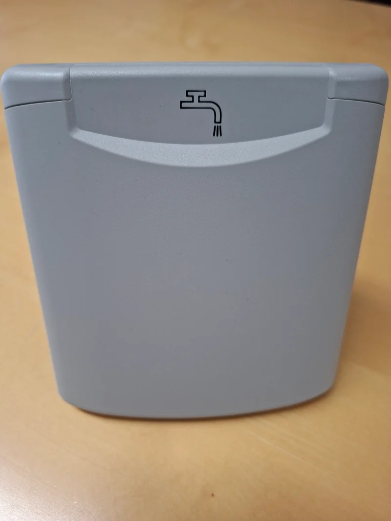 Stadtwasseranschluss Magnet hellgrau