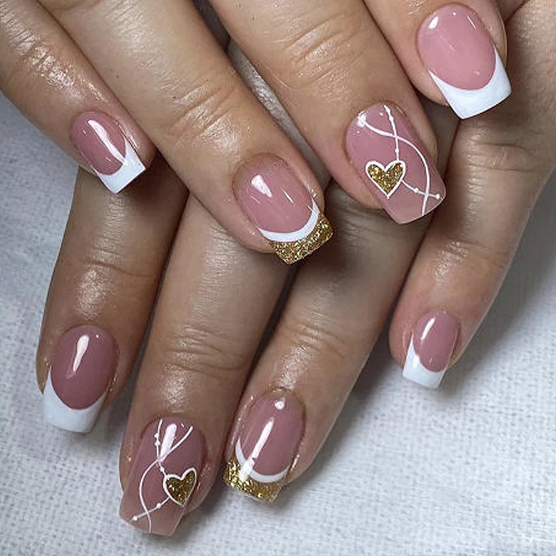Elegante Herz-Akzent Nagelkunst Verlängerungen Karnz