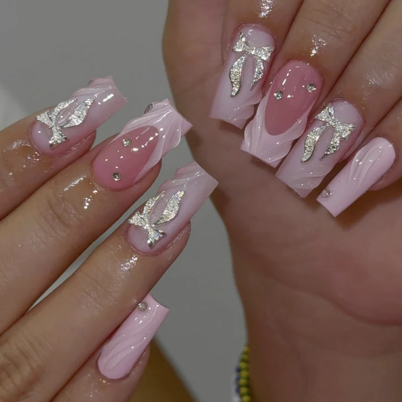 Elegante dekorative 3D-Nagelkunstverlängerungen Karnz