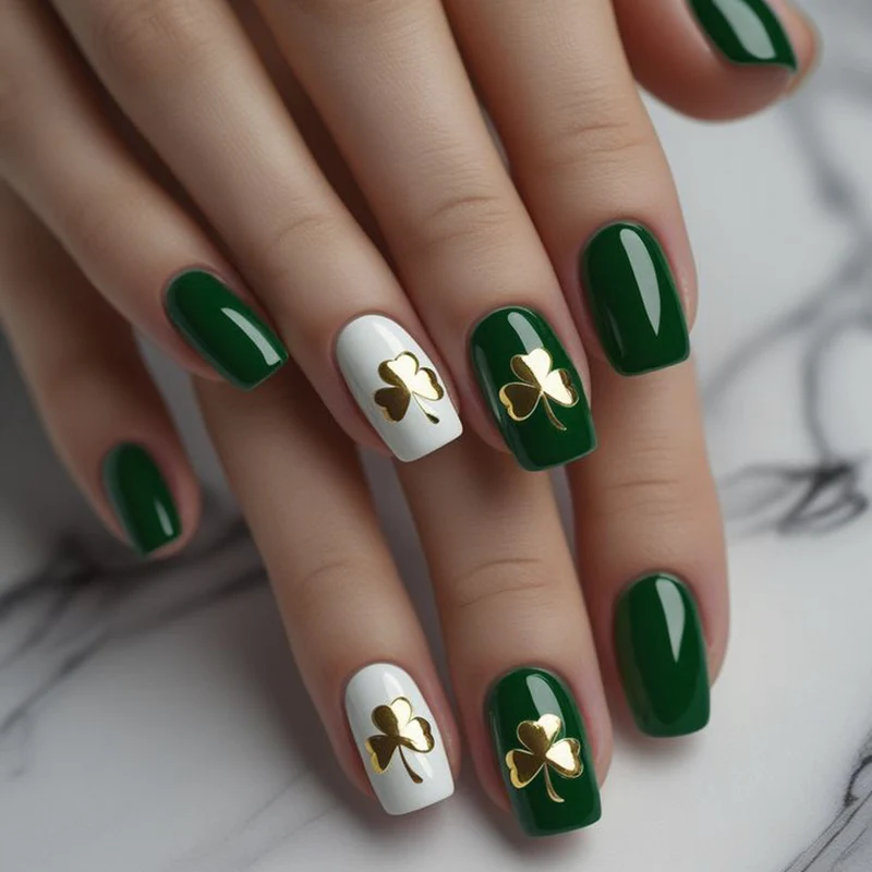 Dekoratives Shamrock Nagelkunstset Karnz