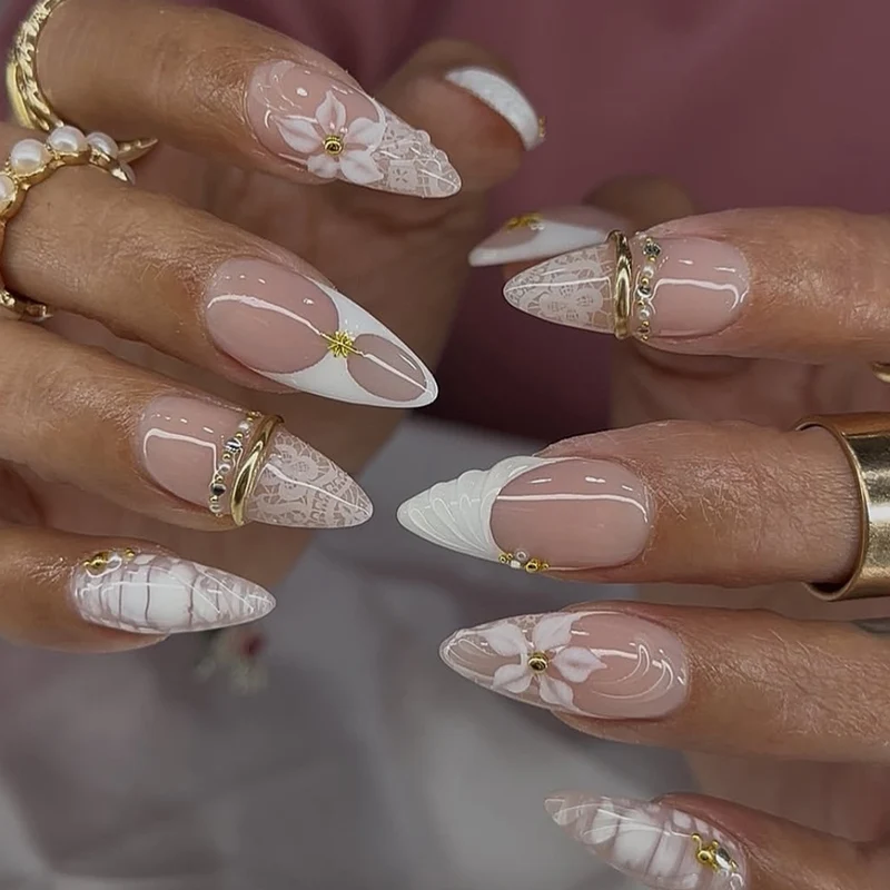 Dekorative florale Stiletto-Nagelkunstverlängerungen Karnz
