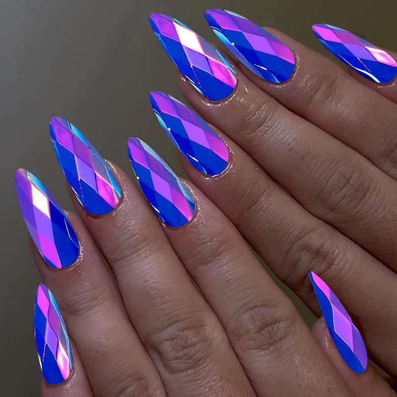 Chic Stiletto-Acrylnagelverlängerungen mit holografischem Diamantdesign Karnz
