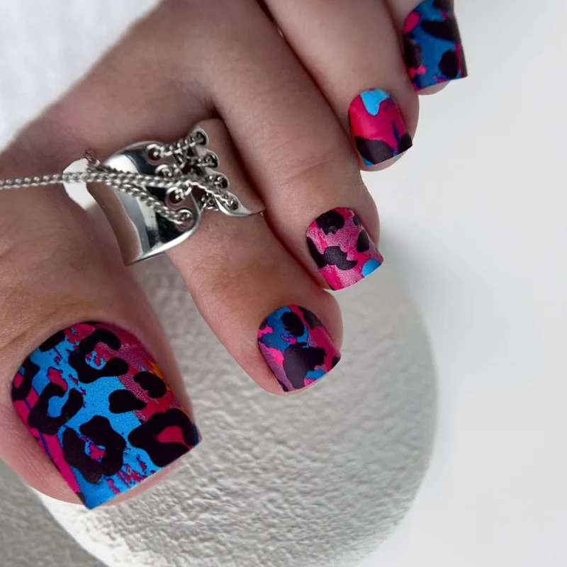 Künstlerische Leopard-Print Nagelkunstverlängerungen Karnz