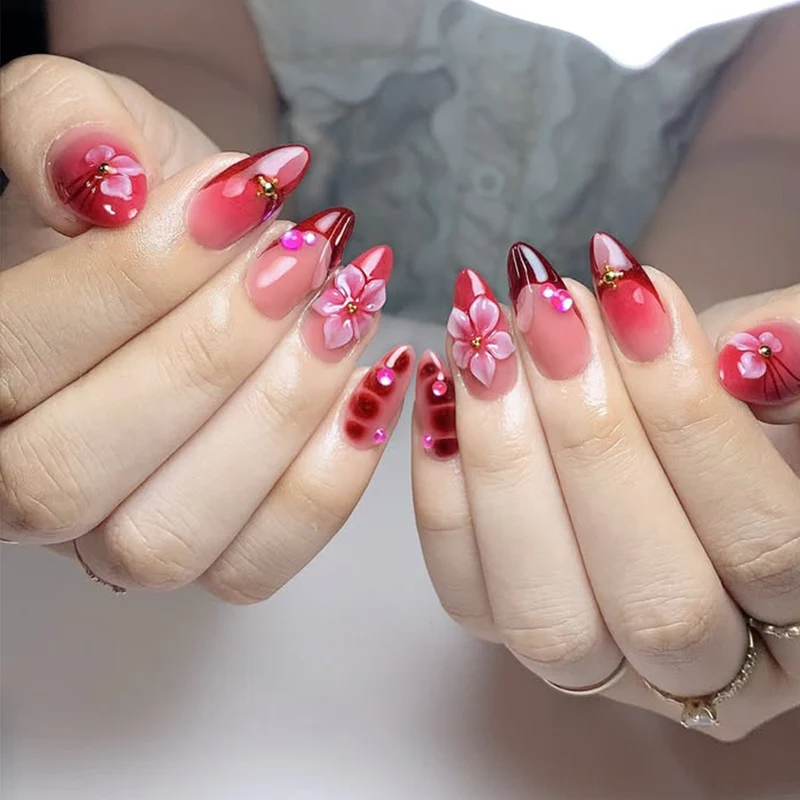 Künstlerische Blumen-Akzent Stiletto Nagelkunst Extensions Karnz