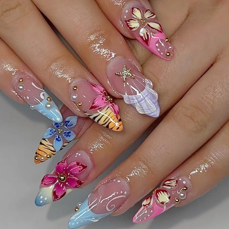 Künstlerische 3D Blumen Nagelerweiterungen Karnz