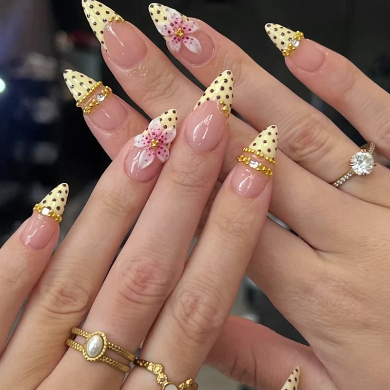 Künstlerische 3D Blumen Akzent Stiletto Nagelkunst Verlängerungen Karnz