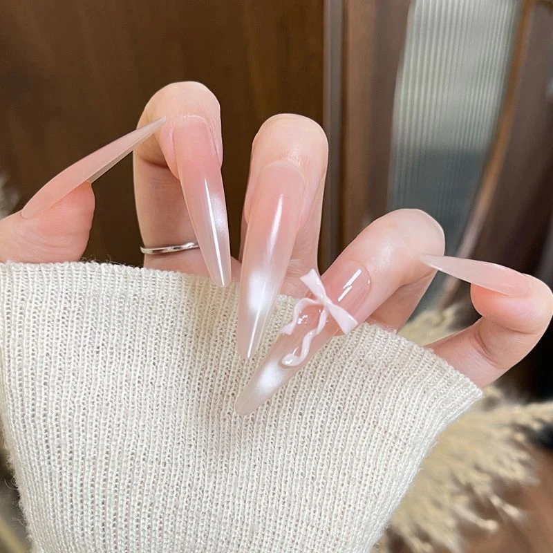 Glamouröser Stiletto Press-On Nagelset Karnz