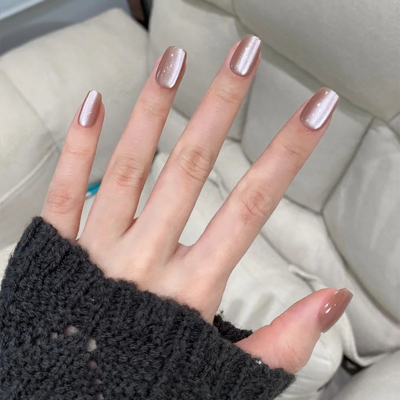 Elegante Press-On Nail Tips mit glänzendem Finish Karnz