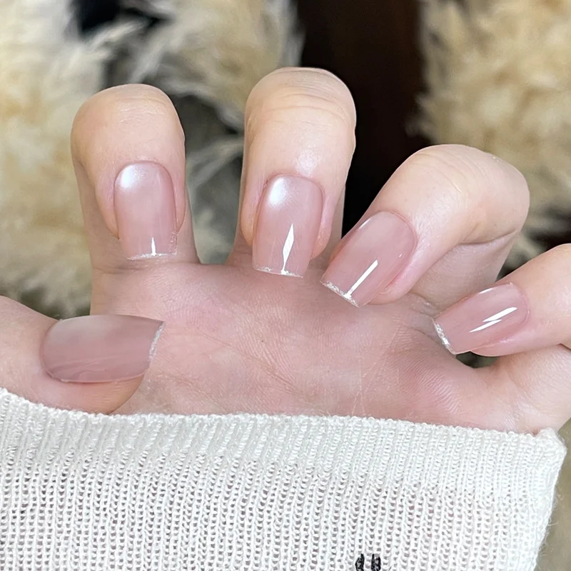 Elegante natürliche glänzende Press-On-Nagelset Karnz