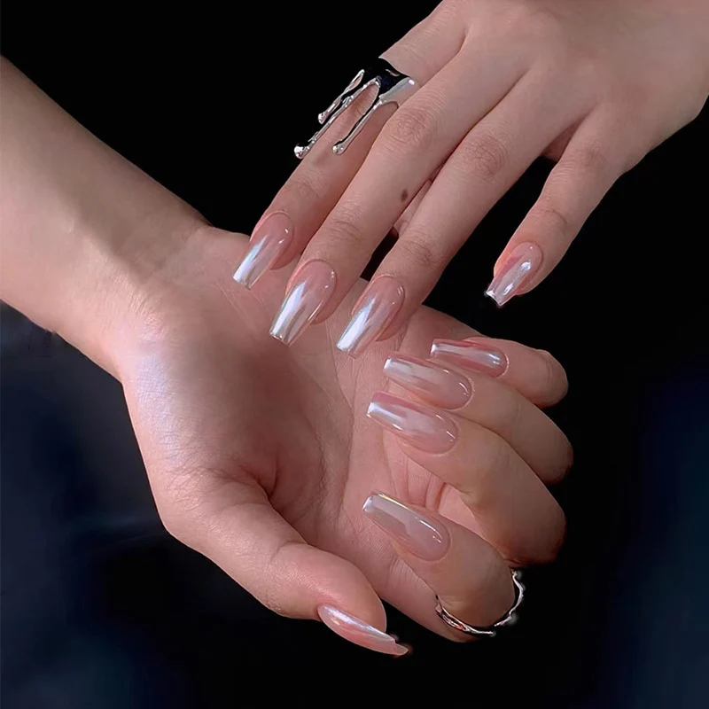 Stylische Press-On Nagelspitzen Karnz