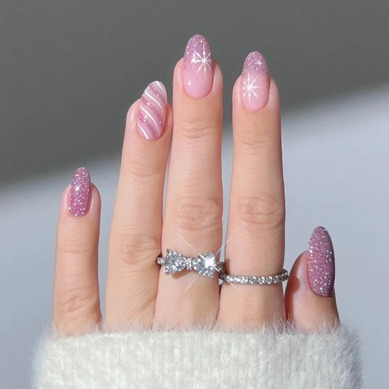 Glitzernde Press-On Nagelspitzen Karnz