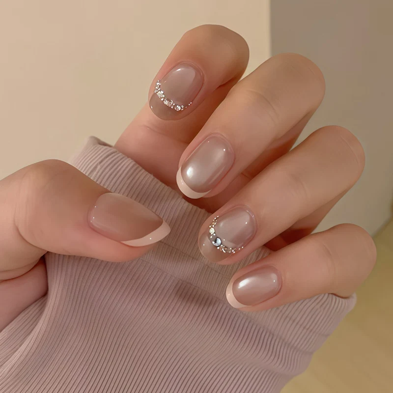 Rhinestone-beschichtetes Press-On-Nagel-Set Karnz
