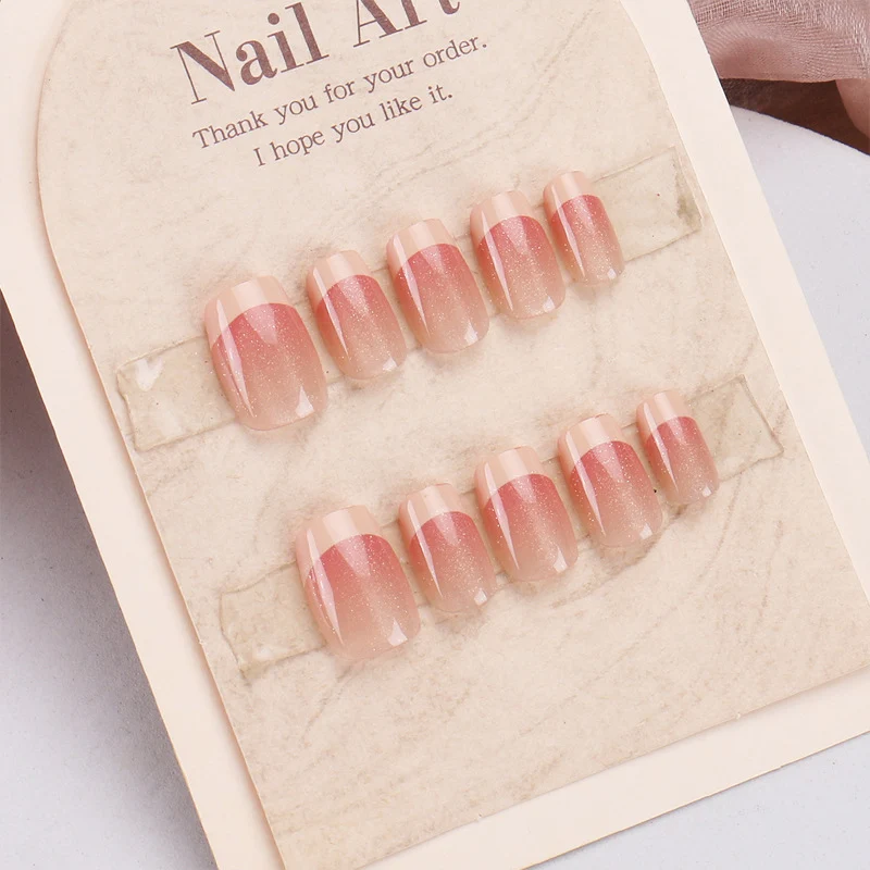 Press-On Nagelset mit Gradient Design Karnz
