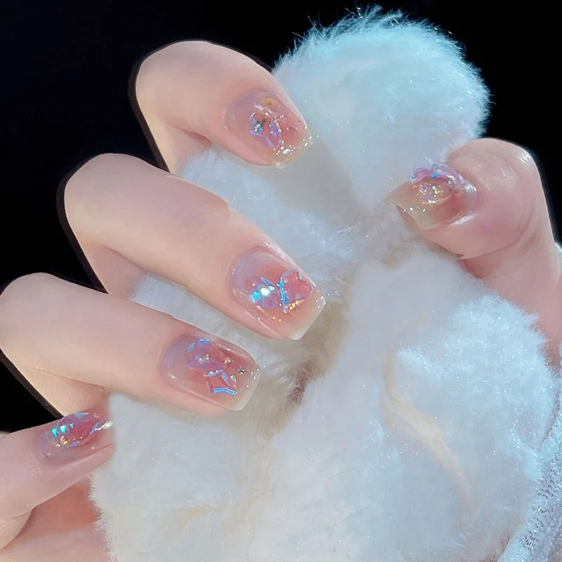 Press-On Nail Design Set mit künstlerischen holografischen Elementen Karnz