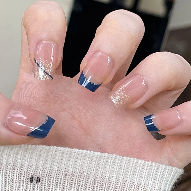 Premium Press-On Nail Set mit elegantem Glitzer und französischen Spitzen Karnz