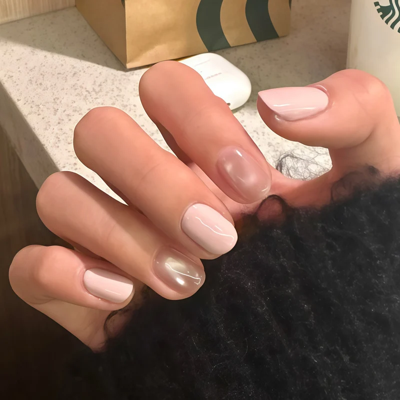 Premium Glänzende Natürliche Press-On Nagel Set Karnz