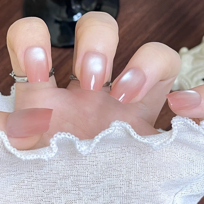 Premium Glänzende Nagelerweiterungen Karnz