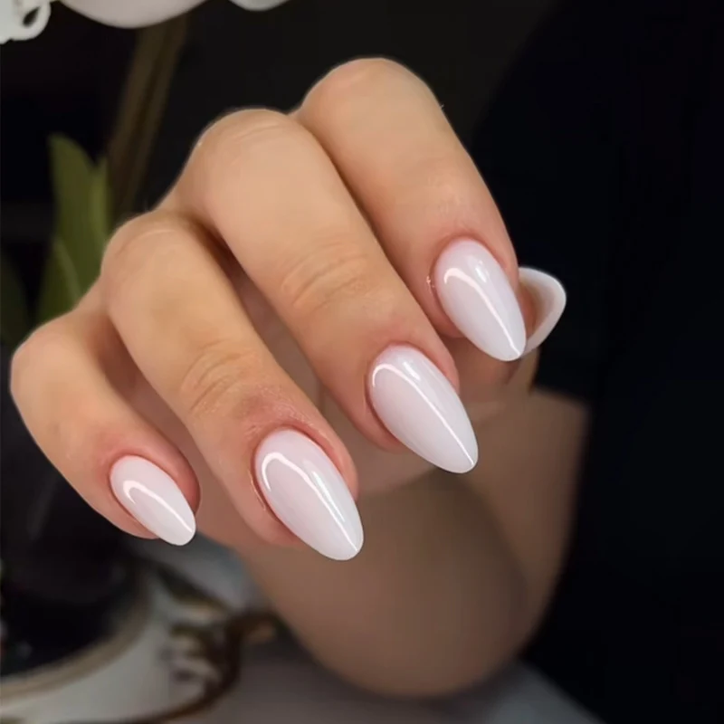Glänzende Stiletto Press-On Nägel Karnz