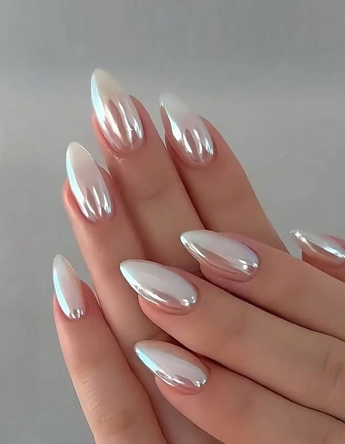 Glänzende Stiletto Press-On Nageltipps Karnz