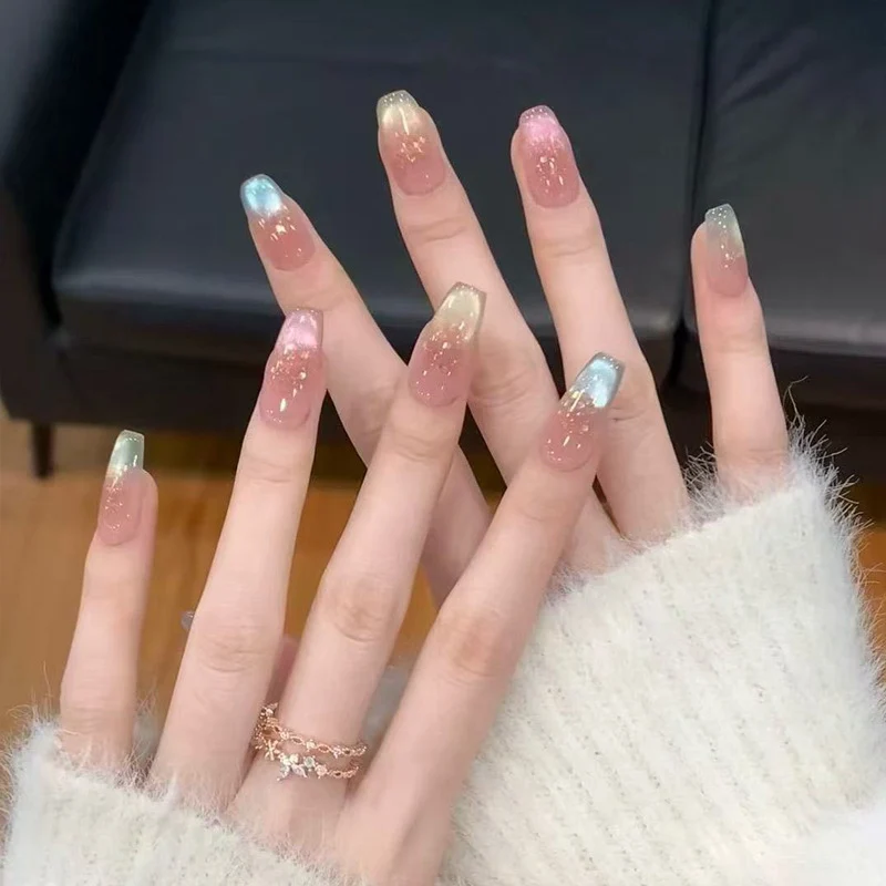 Glänzendes Ombre Press-On Nagelset Karnz