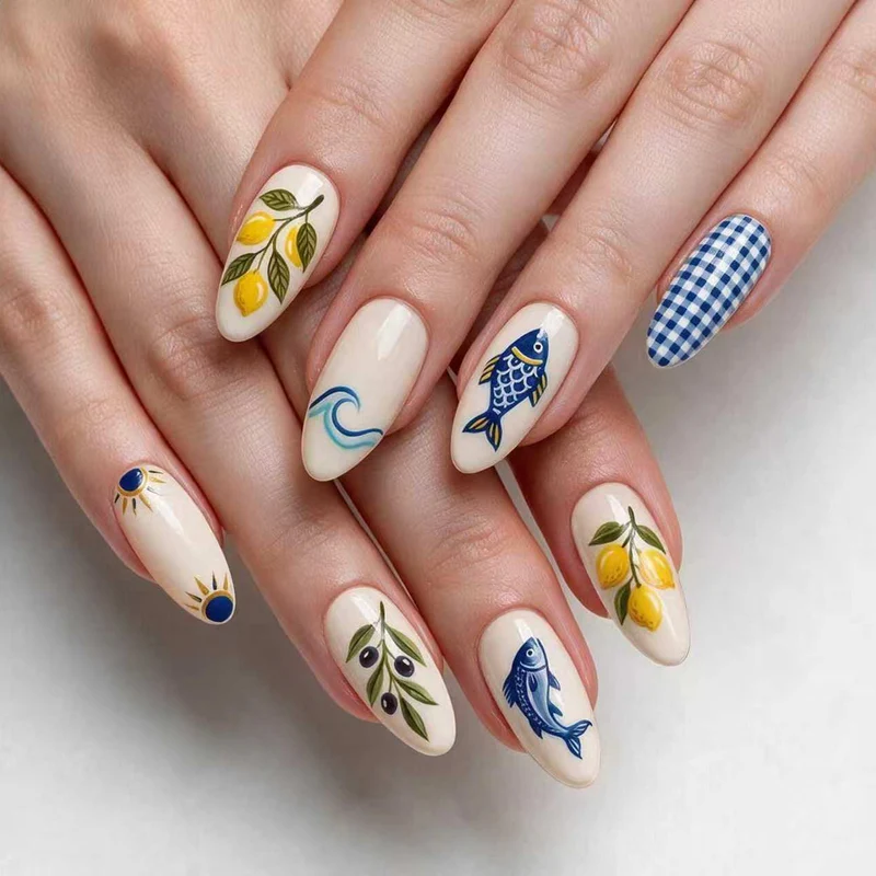 Kunstvolle Nagelkunst mit Obst- und Meeresmotiven Karnz
