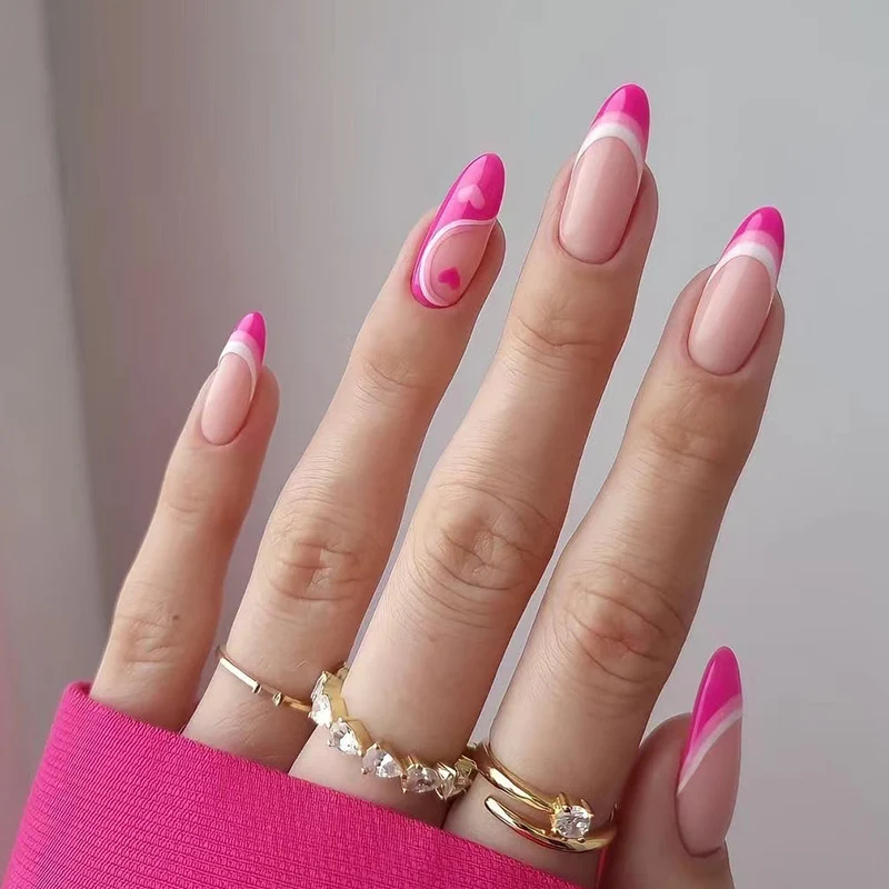 Kunstvolle Nagelkunst mit modernen Punkten und eleganten Designs Karnz