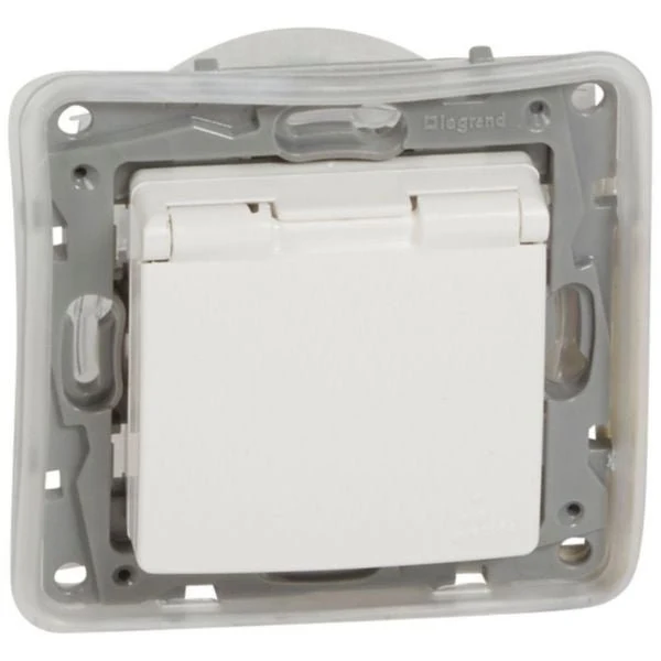 Legrand 664747 Niloé Schuko Socket 16A IP44 Ultra white