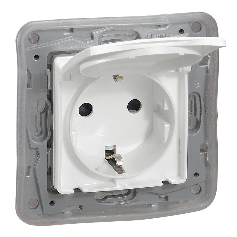 Legrand 664532 Niloé Schuko Socket 16A Ultra white